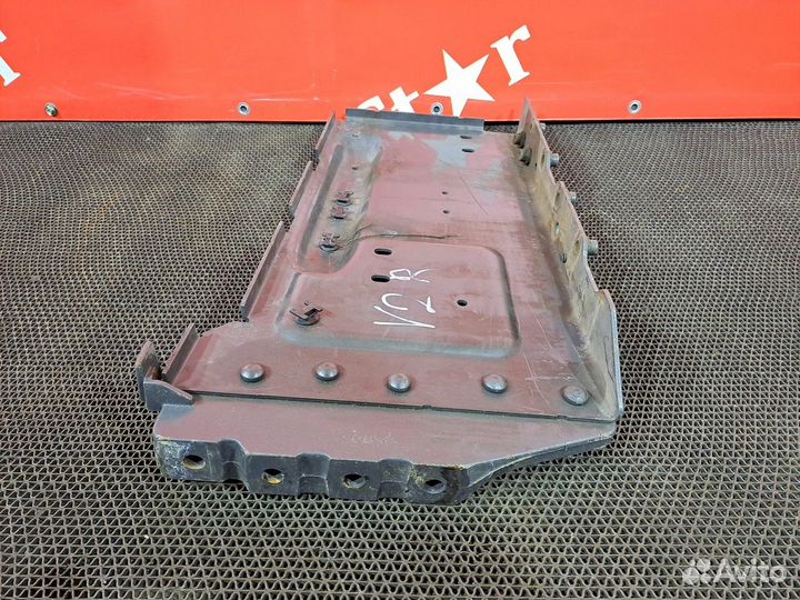 Боковое отделение акб Volvo FH