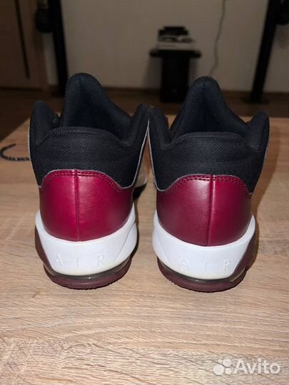 Jordan max aura 3