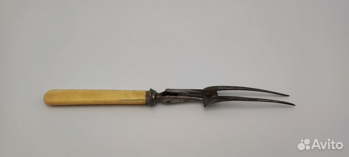 Вилка для мяса сталь кость Англия сер. XX в. Н1413
