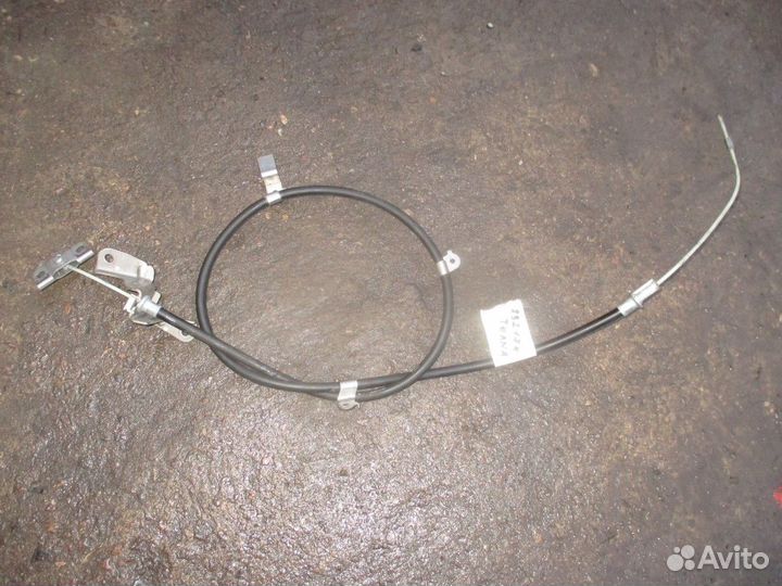 Трос стояночного тормоза центральный