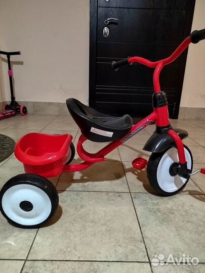 Трехколесный велосипед для малышей