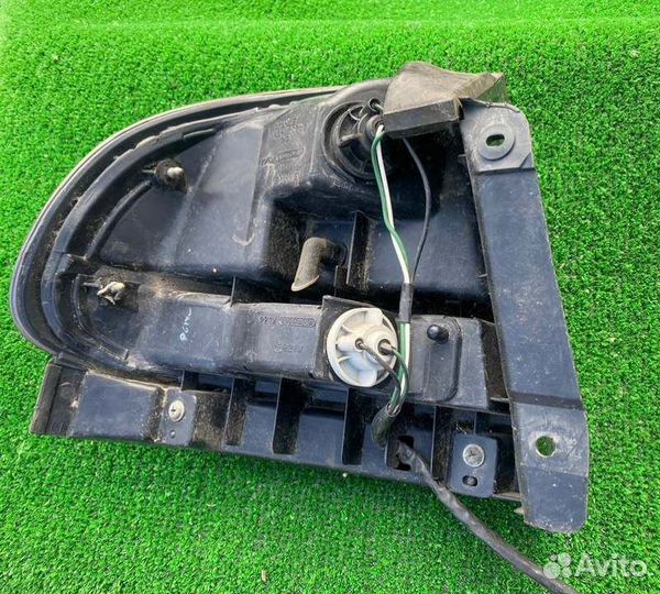 Фонарь задний правый Mazda 626 1994