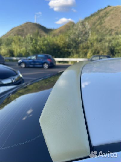 Спойлер козырек на заднее стекло camry 50