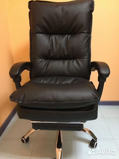 Компьютерное офисное кресло с массажем (новые)