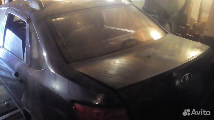 LADA Granta 1.6 МТ, 2012, битый, 200 000 км