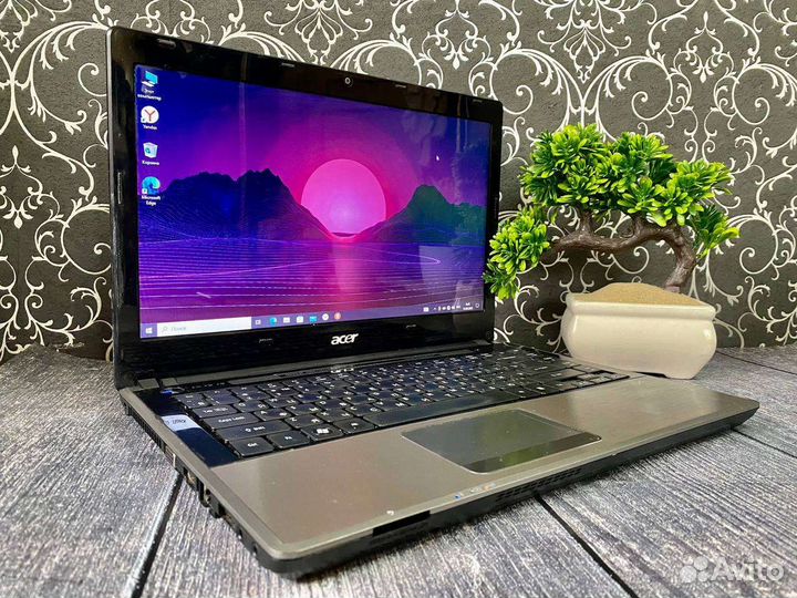 Acer/i3/SSD/Две Видеокарты/акб ок