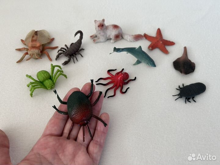 Набор фигурок животных насекомых динозавров