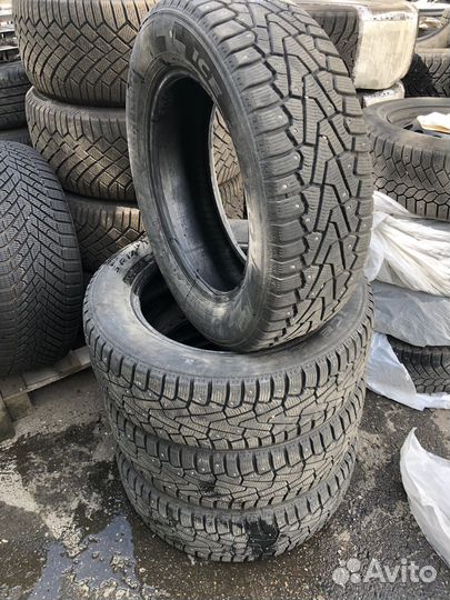 Pirelli Ice Zero 215/65 R17 103T