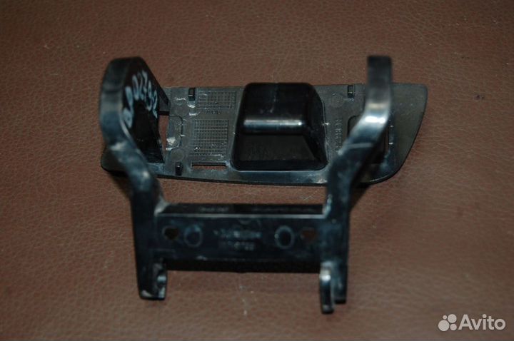 Крышка омывателя фар правая-Volvo V90 2 (2016-20)