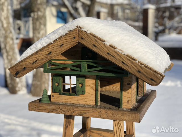 Кормушка для птиц из дерева