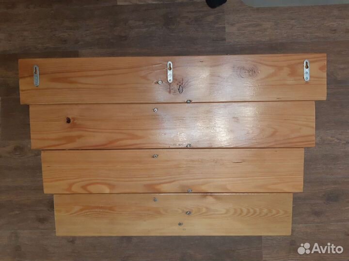 Вешалка для одежды настенная