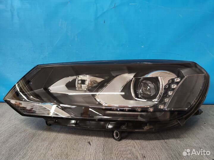 Фара левая Volkswagen Touareg 2 2010-2018
