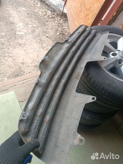 Решотка радиатора Nissan qashqai 2008г