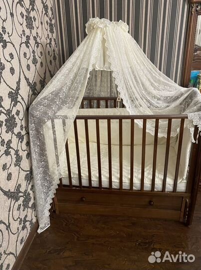 Детская кроватка