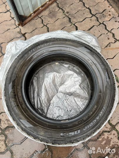 Dunlop Graspic DS3 215/60 R17