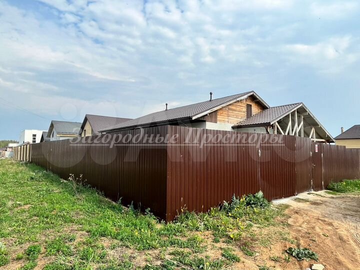 Коттедж 160 м² на участке 6 сот.