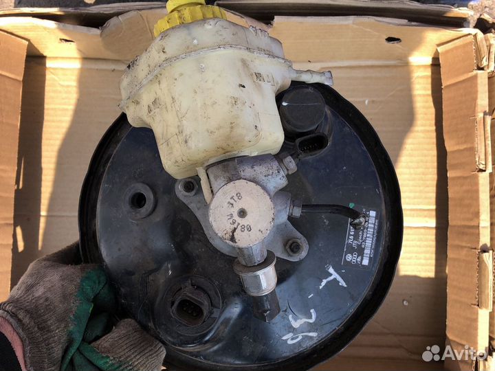 Вакуум тормозной Volkswagen Touareg