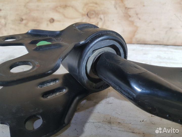 Рычаг подвески прав. перед. mazda axela