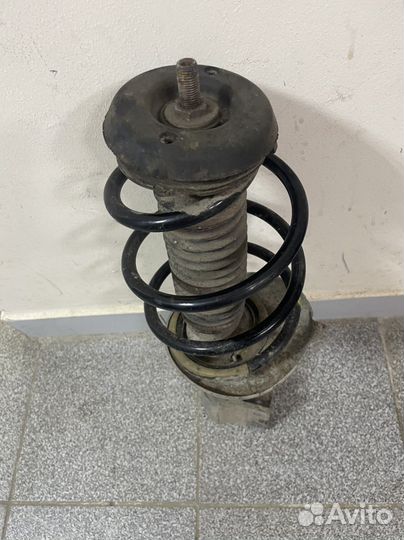 Амортизатор передний левый peugeot308 citroen c4