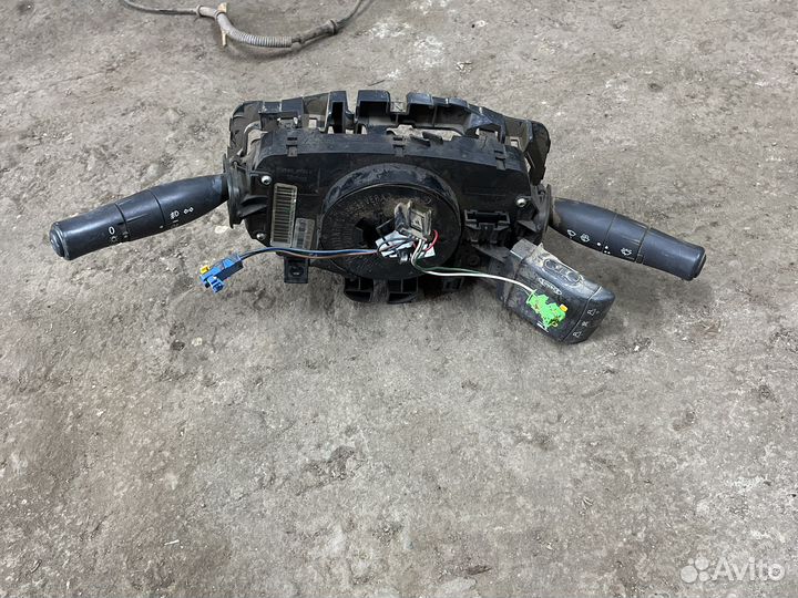 Подрулевой переключатель Renault