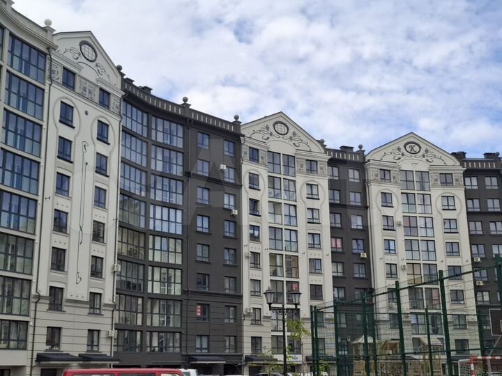 2-к. квартира, 54 м², 1/9 эт.