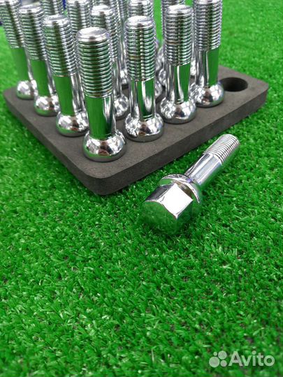 Колесные болты Mercedes 45мм хром