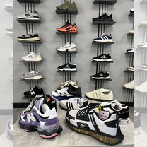 Кроссовки и футбольная обувь, Волгоград