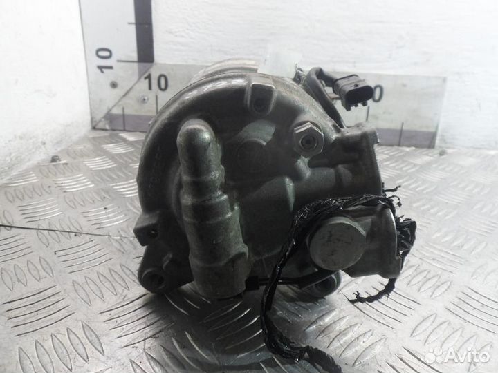 Компрессор системы кондиционирования BMW 5-Series