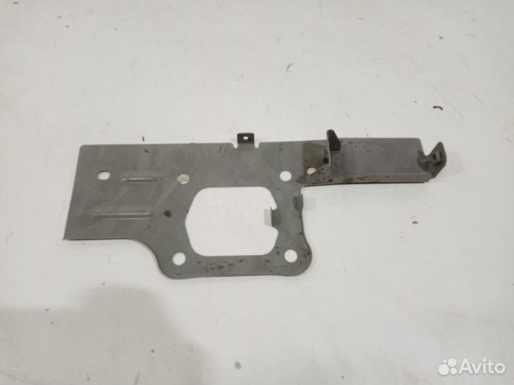 Рамка радиатора передняя левая LADA Vesta 2015