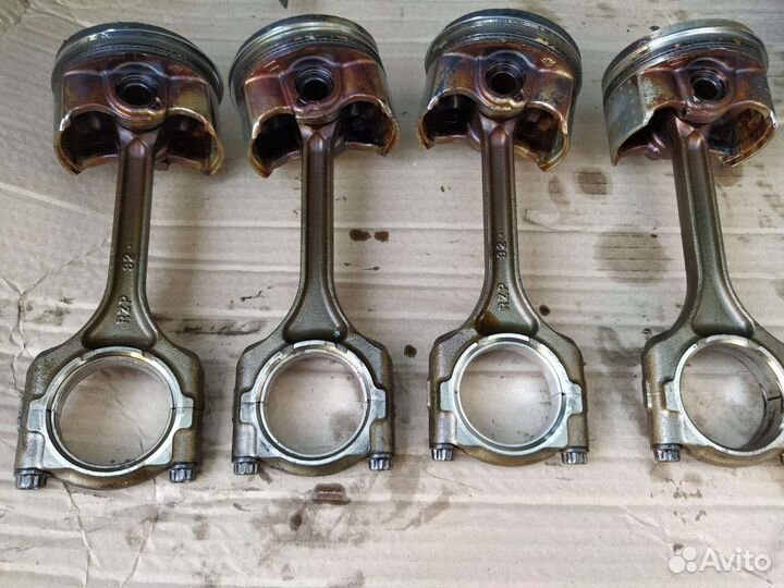 Головка блока цилиндров,поршни,коленвал,поддон мас