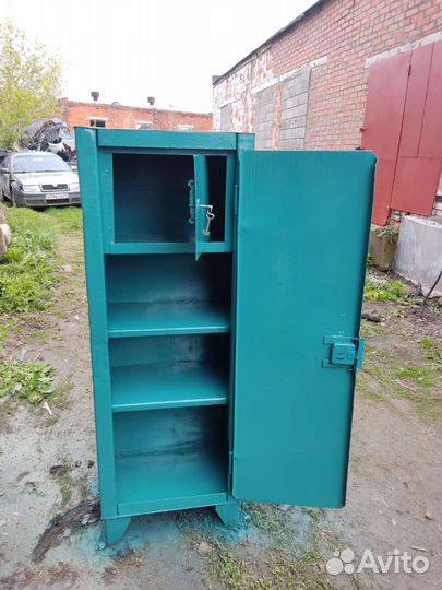 Продам шкаф металлический сейф