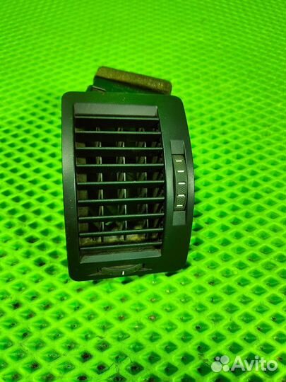 Дефлектор воздушный левый Skoda Octavia A5