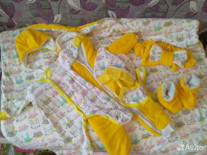 Комплект на выписку для девочки весна, осень