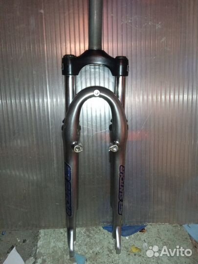 Вилка suntour 26