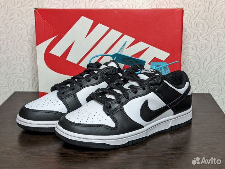 Nike Dunk Low White / Black