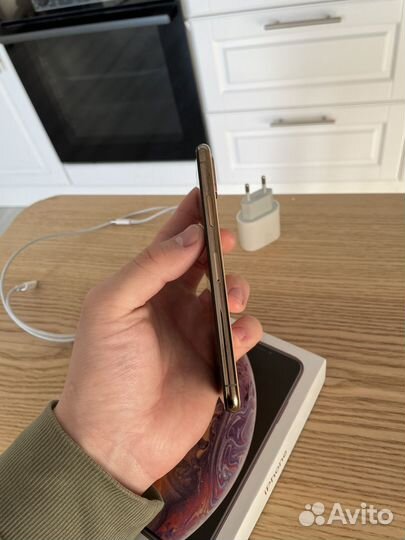 iPhone Xs, 256 ГБ