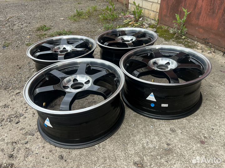 Rays volk racing te37 r17