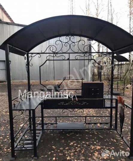 Мангал с крышей