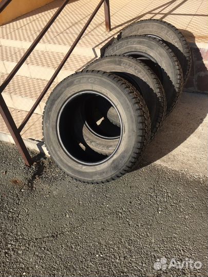 Dunlop SP Winter Ice 01 235/65 R17