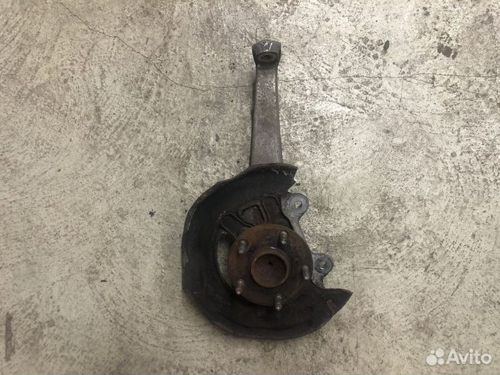 Кулак поворотный передний Lexus IS