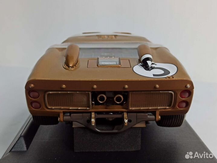 Ford GT 40 MK II #5 Shelby Collectibles 1:18