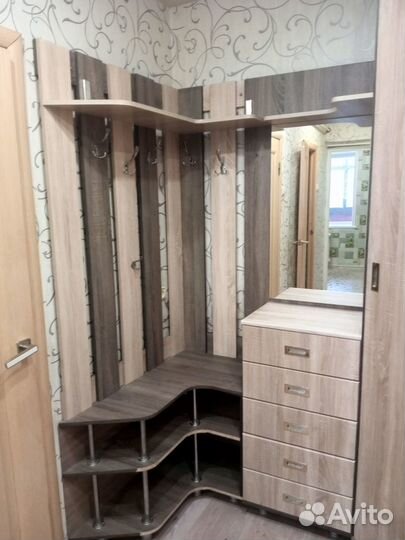 Продаю стенку в прихожую.цена.самовывоз