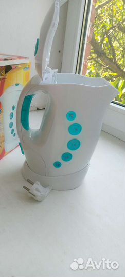 Электрический чайник на 2 л