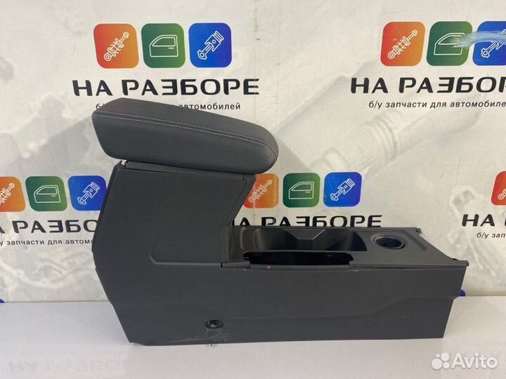 Консоль между сидений Renault Arkana LJC H4M 2019