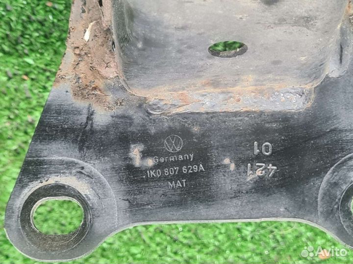 Усилитель бампера задний Skoda Octavia A5 1Z3