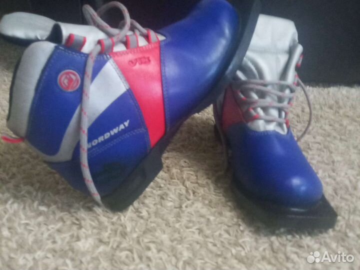 Лыжные ботинки