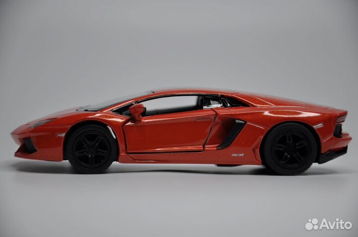 Модель автомобиля Lamborghini Aventador LP металл