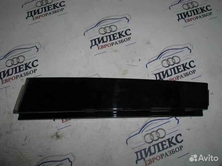 Накладка двери задней правой VW Tiguan 2007-2011