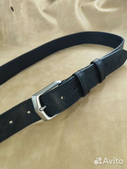 Мужской кожаный ремень