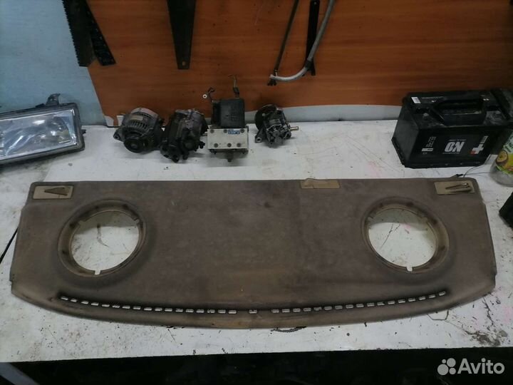 Задняя полка Rover 800